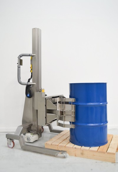 Lifturi pentru manipularea butoaielor