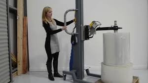 Lifturi pentru manipularea bobinelor și a rolelor