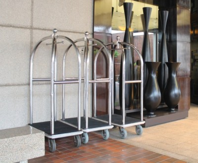 Cărucioare pentru bagaje în industria hotelieră