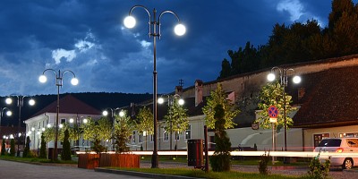 Stâlpi stradali metalici